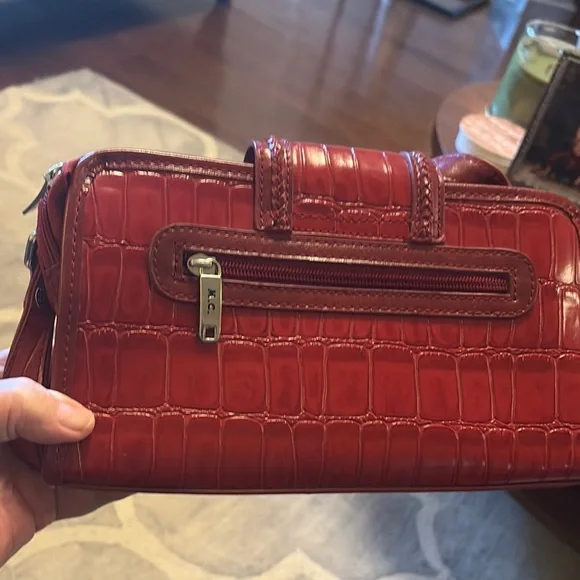 Vibrant Red Leather Clutch with Crocodile Texture - Picture 7 of 9